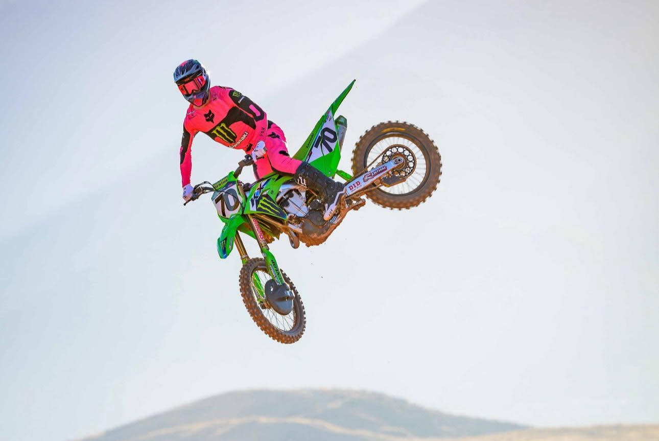 ジョージ monster-energy-kawasaki-