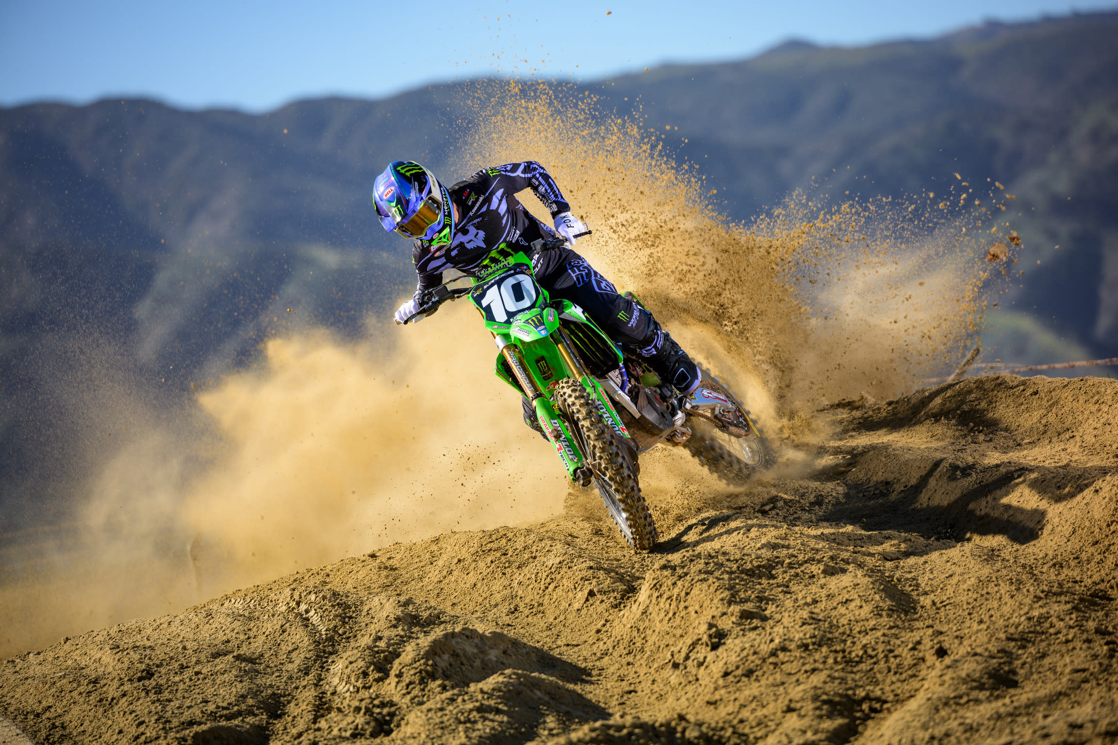 Eli Tomac Re-Signs with Star Racing Yamaha for Full 2025 SMX